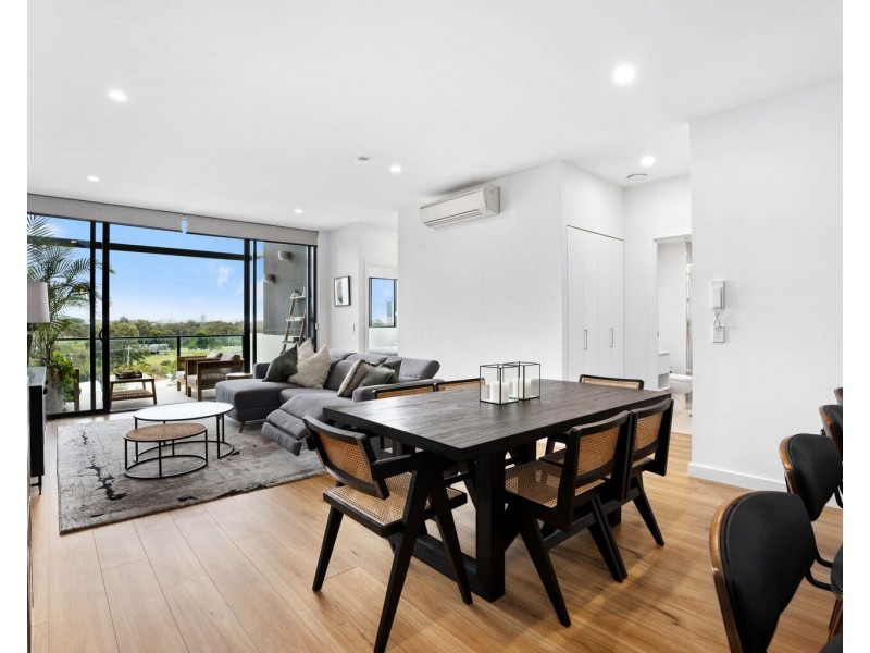 27/137 Eugaree Street, Southport QLD 4215