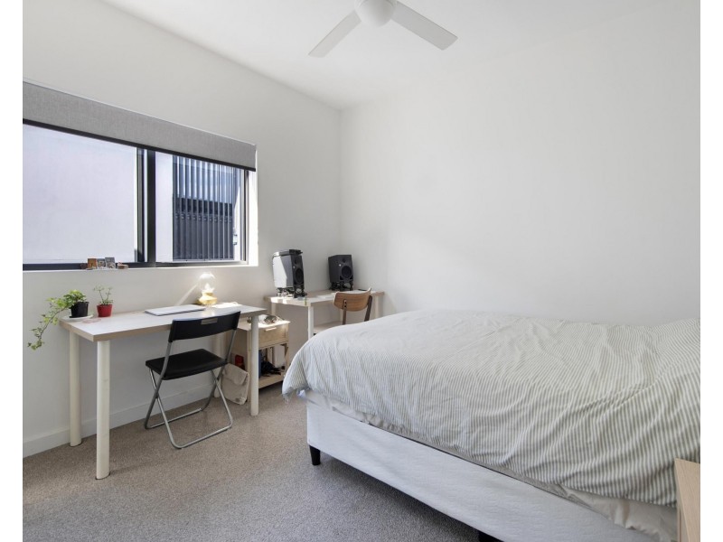 27/137 Eugaree Street, Southport QLD 4215