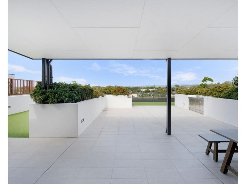 27/137 Eugaree Street, Southport QLD 4215