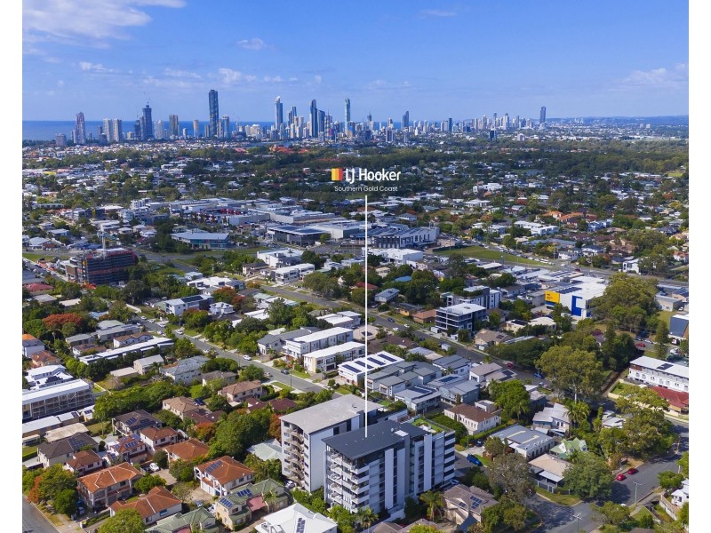 27/137 Eugaree Street, Southport QLD 4215