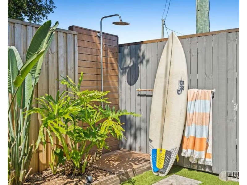 23 Twenty Seventh Avenue, Palm Beach QLD 4221