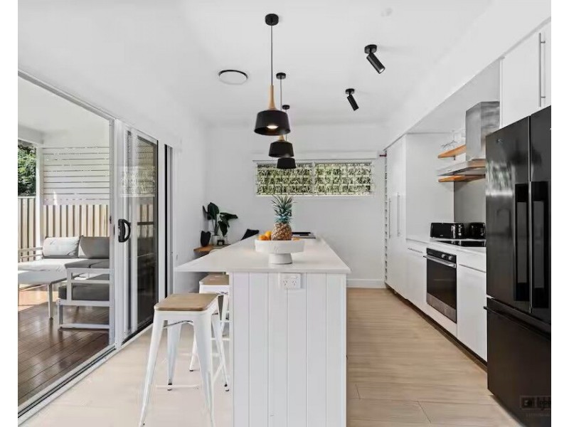 23 Twenty Seventh Avenue, Palm Beach QLD 4221