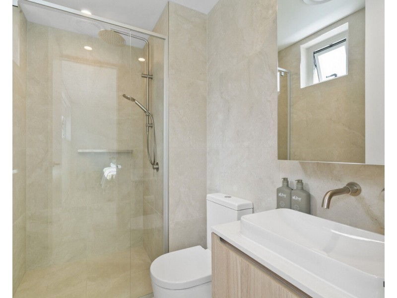 108/1 Tenth Avenue, Palm Beach QLD 4221