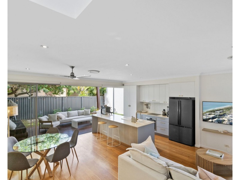 127b Townson Avenue, Palm Beach QLD 4221