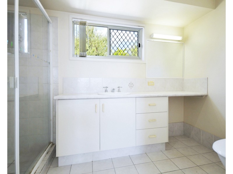 220 Tallebudgera Drive, Palm Beach QLD 4221