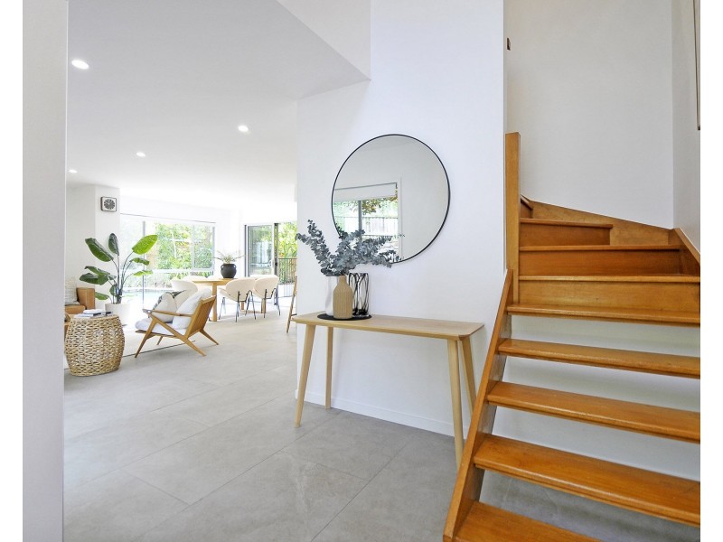 10 Walsh Street, Currumbin QLD 4223