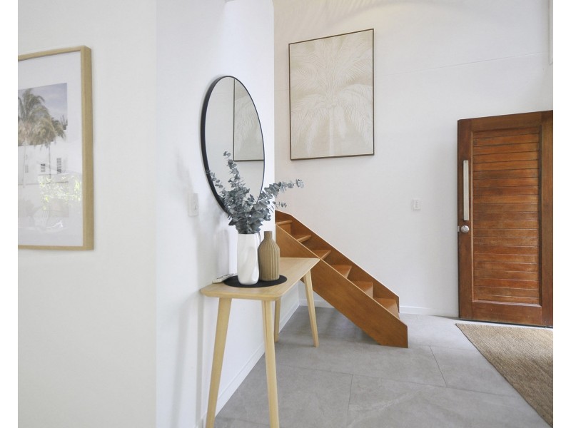 10 Walsh Street, Currumbin QLD 4223