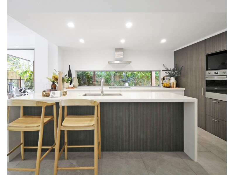 10 Walsh Street, Currumbin QLD 4223