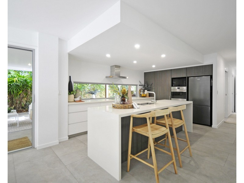 10 Walsh Street, Currumbin QLD 4223