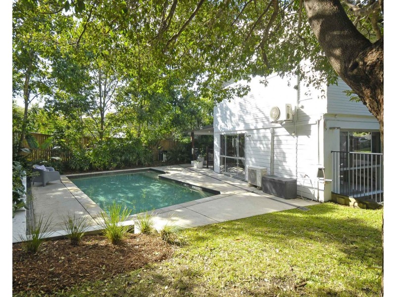 10 Walsh Street, Currumbin QLD 4223