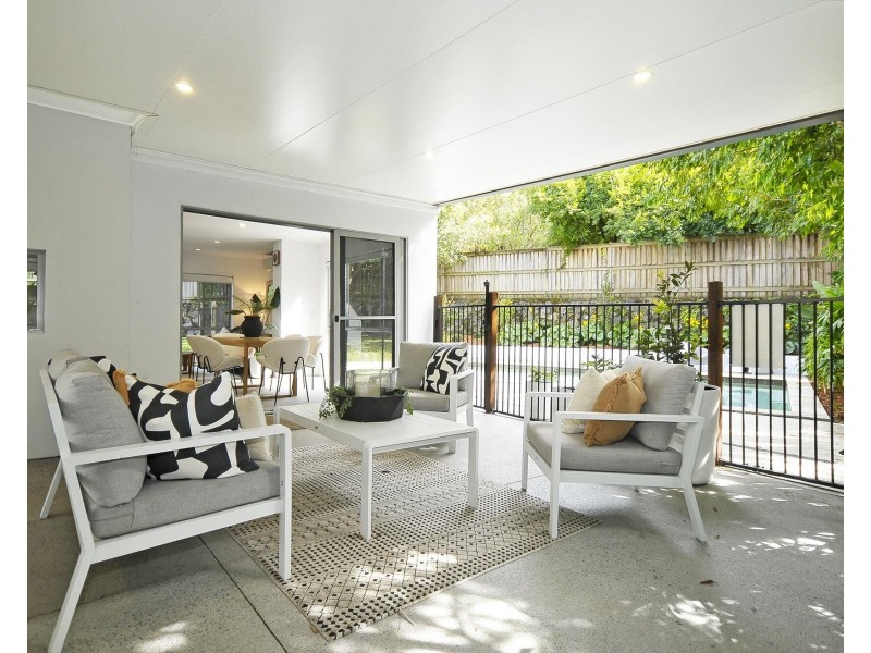 10 Walsh Street, Currumbin QLD 4223