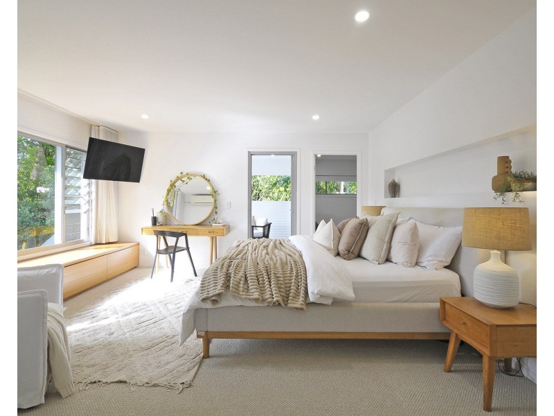 10 Walsh Street, Currumbin QLD 4223