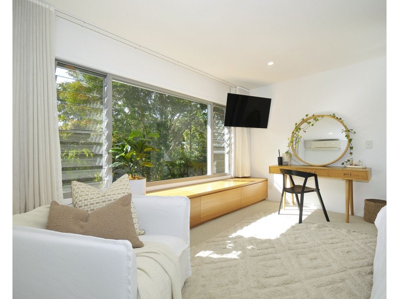 10 Walsh Street, Currumbin QLD 4223