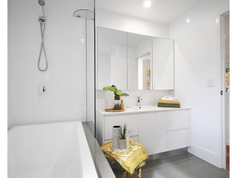 10 Walsh Street, Currumbin QLD 4223