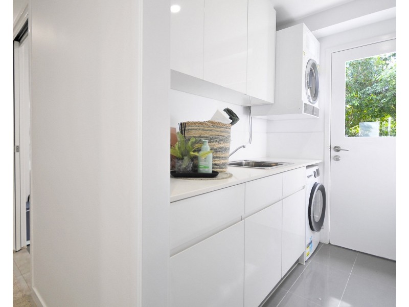 10 Walsh Street, Currumbin QLD 4223