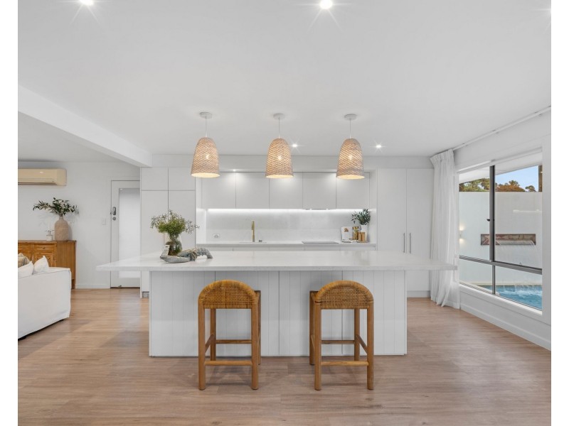 98 Dutton Street, Coolangatta QLD 4225