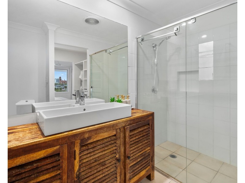 98 Dutton Street, Coolangatta QLD 4225