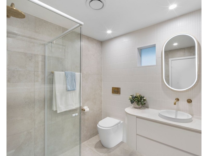 98 Dutton Street, Coolangatta QLD 4225