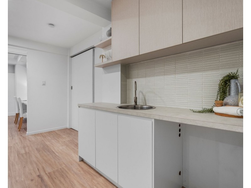 98 Dutton Street, Coolangatta QLD 4225