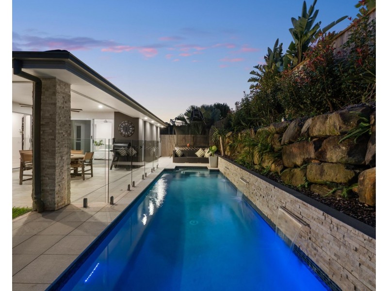 69 Wunburra Circle, Pacific Pines QLD 4211