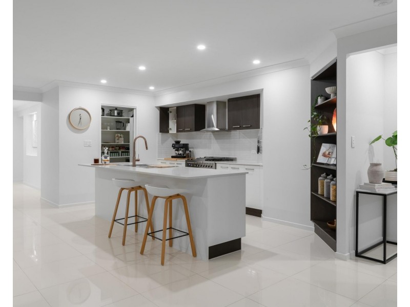 69 Wunburra Circle, Pacific Pines QLD 4211