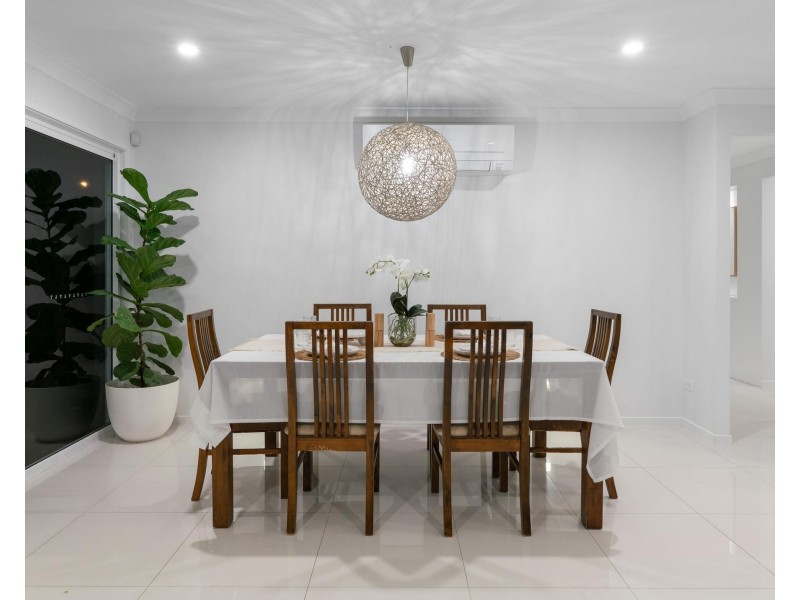 69 Wunburra Circle, Pacific Pines QLD 4211