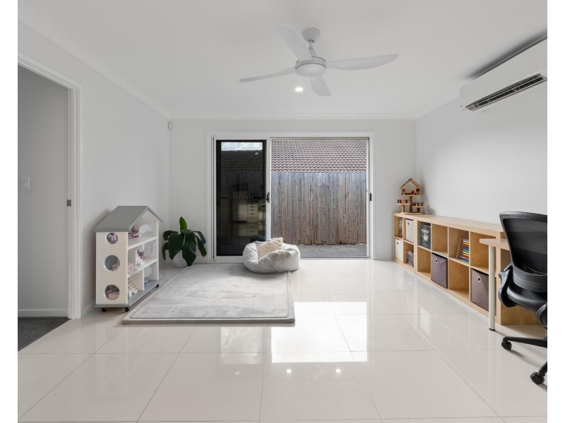 69 Wunburra Circle, Pacific Pines QLD 4211