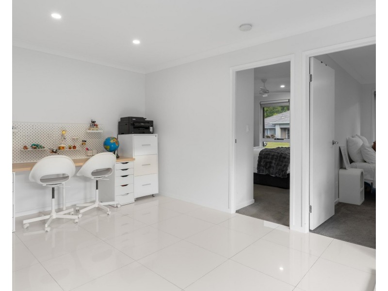 69 Wunburra Circle, Pacific Pines QLD 4211