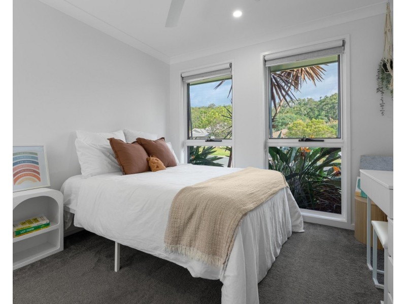 69 Wunburra Circle, Pacific Pines QLD 4211