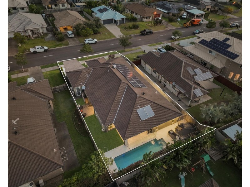 69 Wunburra Circle, Pacific Pines QLD 4211