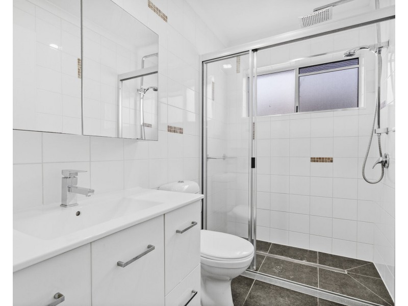 2/17 Molucca Avenue, Palm Beach QLD 4221