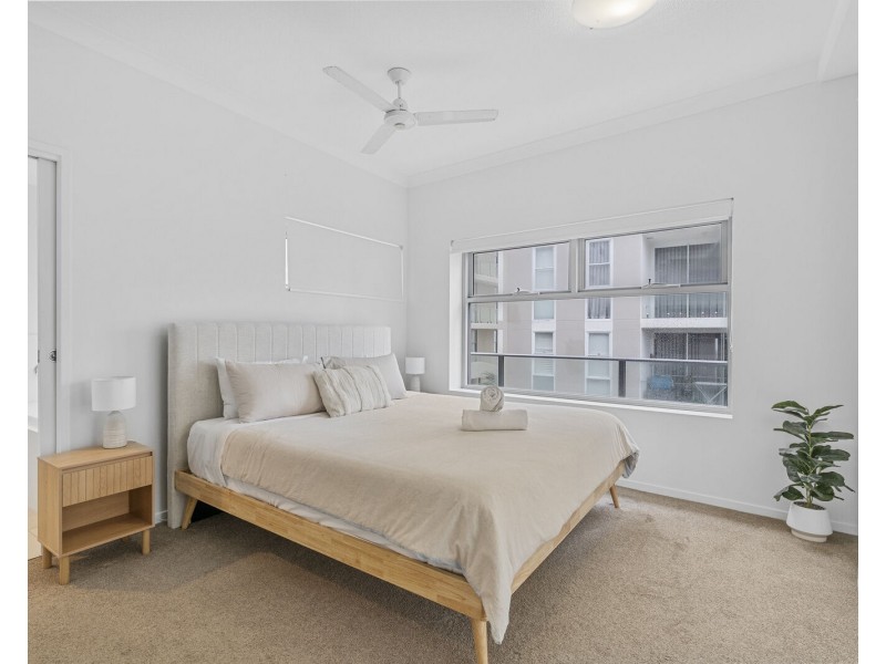 2/1449 Gold Coast Highway, Palm Beach QLD 4221