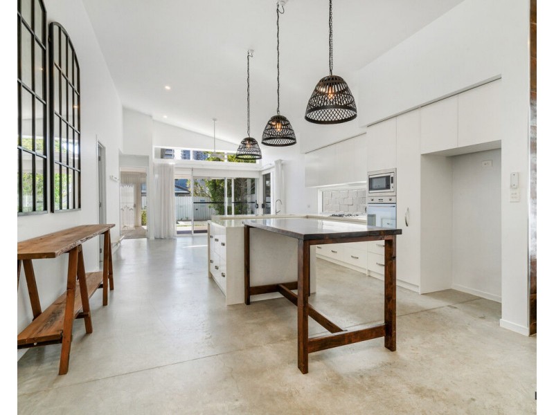 15 Cronulla Avenue, Mermaid Beach QLD 4218