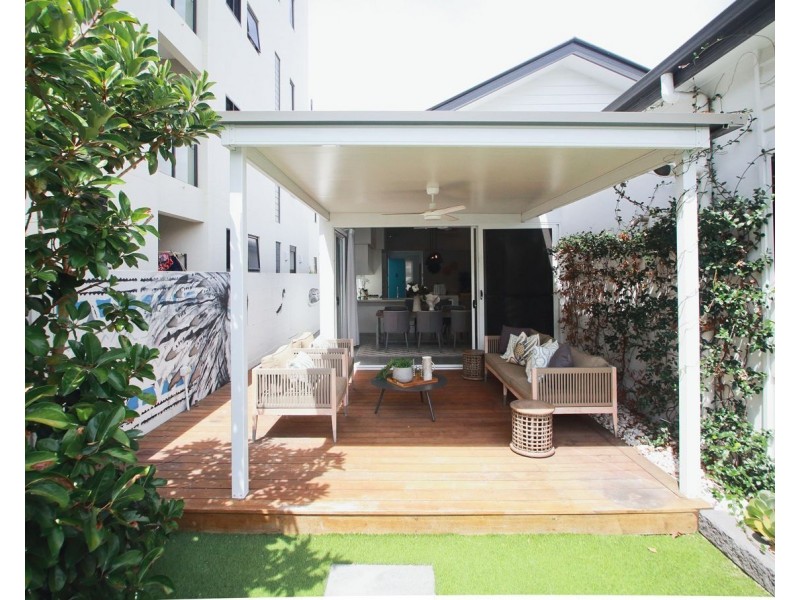15 Cronulla Avenue, Mermaid Beach QLD 4218
