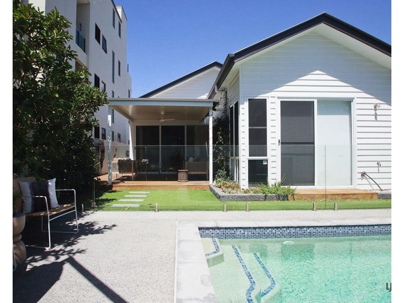 15 Cronulla Avenue, Mermaid Beach QLD 4218