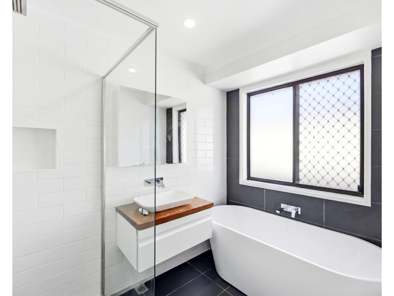 31 Clives Circuit, Currumbin Waters QLD 4223