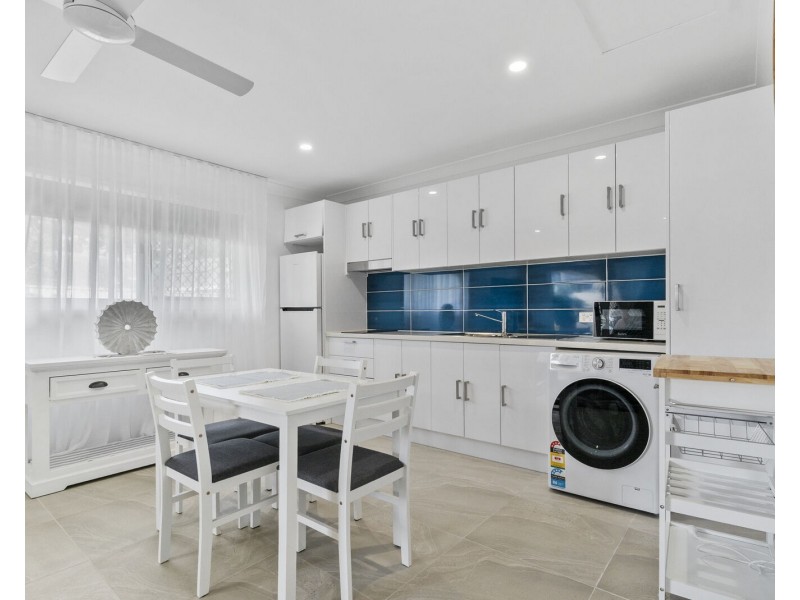 127 Murtha Drive, Elanora QLD 4221