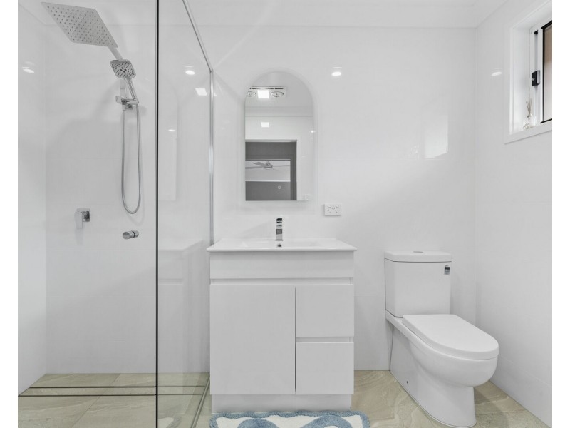 127 Murtha Drive, Elanora QLD 4221