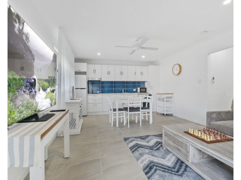 127 Murtha Drive, Elanora QLD 4221