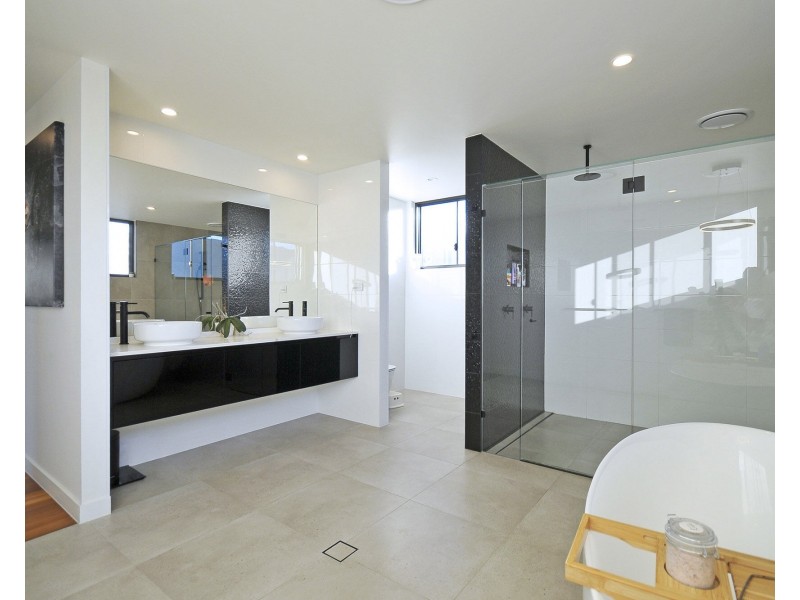 11 Tiller Court, Currumbin Waters QLD 4223