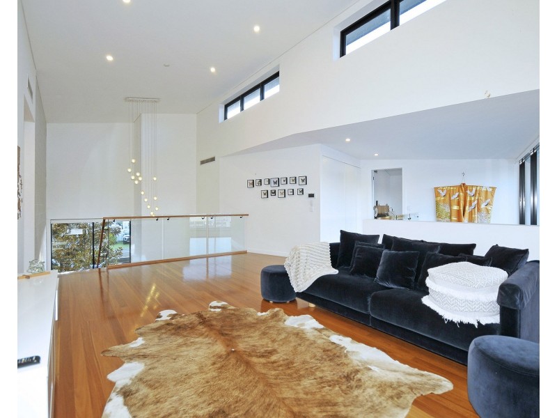 11 Tiller Court, Currumbin Waters QLD 4223