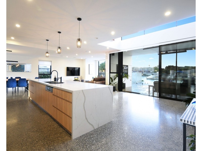 11 Tiller Court, Currumbin Waters QLD 4223