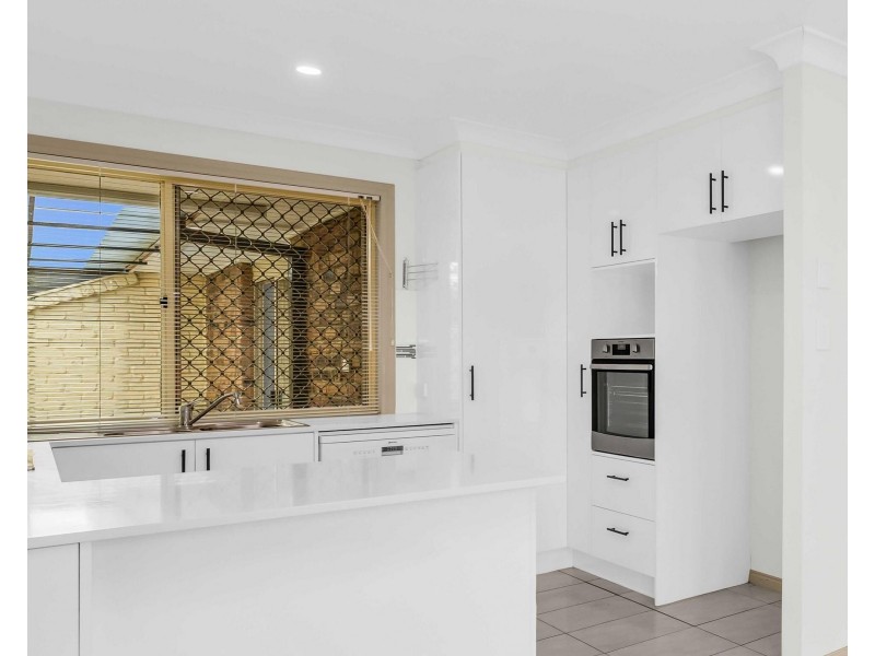 5 Oriole Court, Burleigh Waters QLD 4220