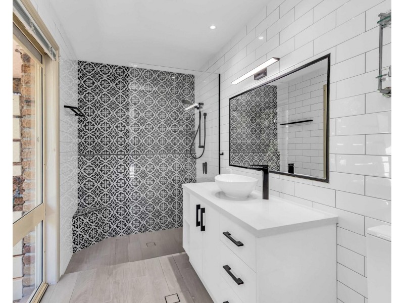 5 Oriole Court, Burleigh Waters QLD 4220