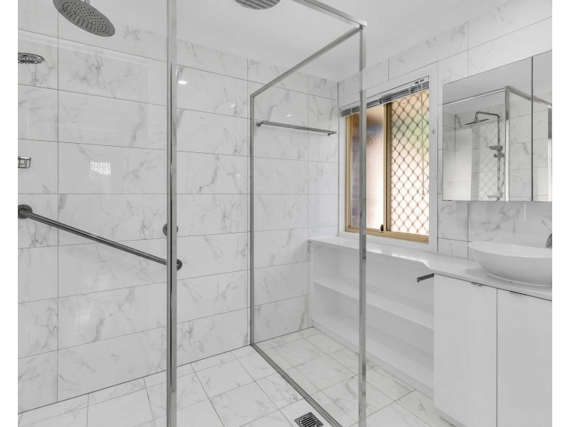 5 Oriole Court, Burleigh Waters QLD 4220