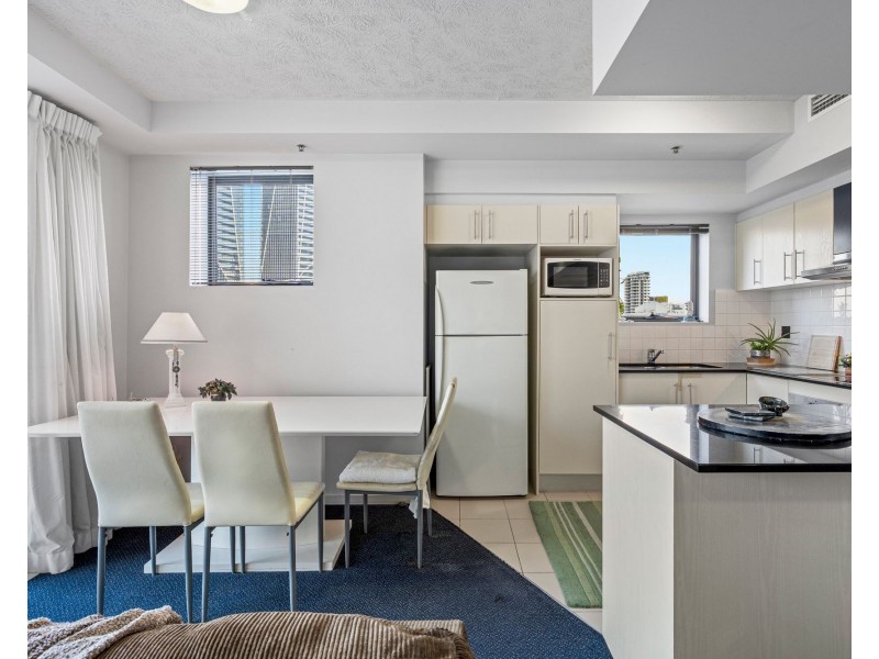 806/2865 Gold Coast Highway, Surfers Paradise QLD 4217