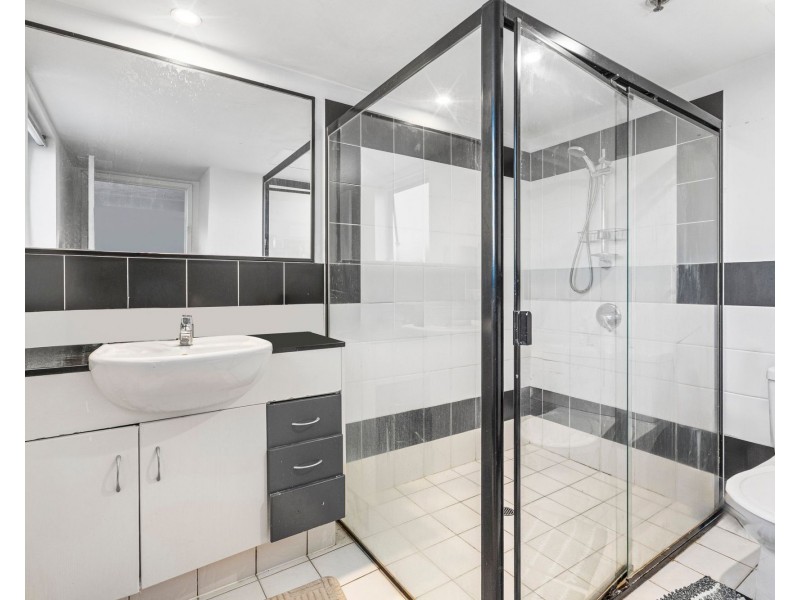 806/2865 Gold Coast Highway, Surfers Paradise QLD 4217
