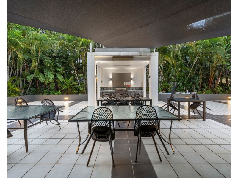 806/2865 Gold Coast Highway, Surfers Paradise QLD 4217