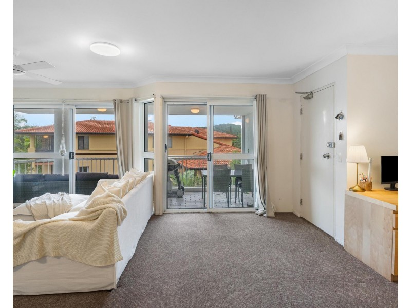 6/3 Tarni Avenue, Palm Beach QLD 4221