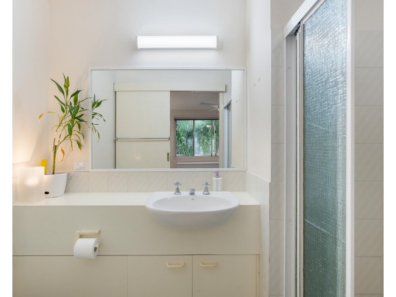6/3 Tarni Avenue, Palm Beach QLD 4221